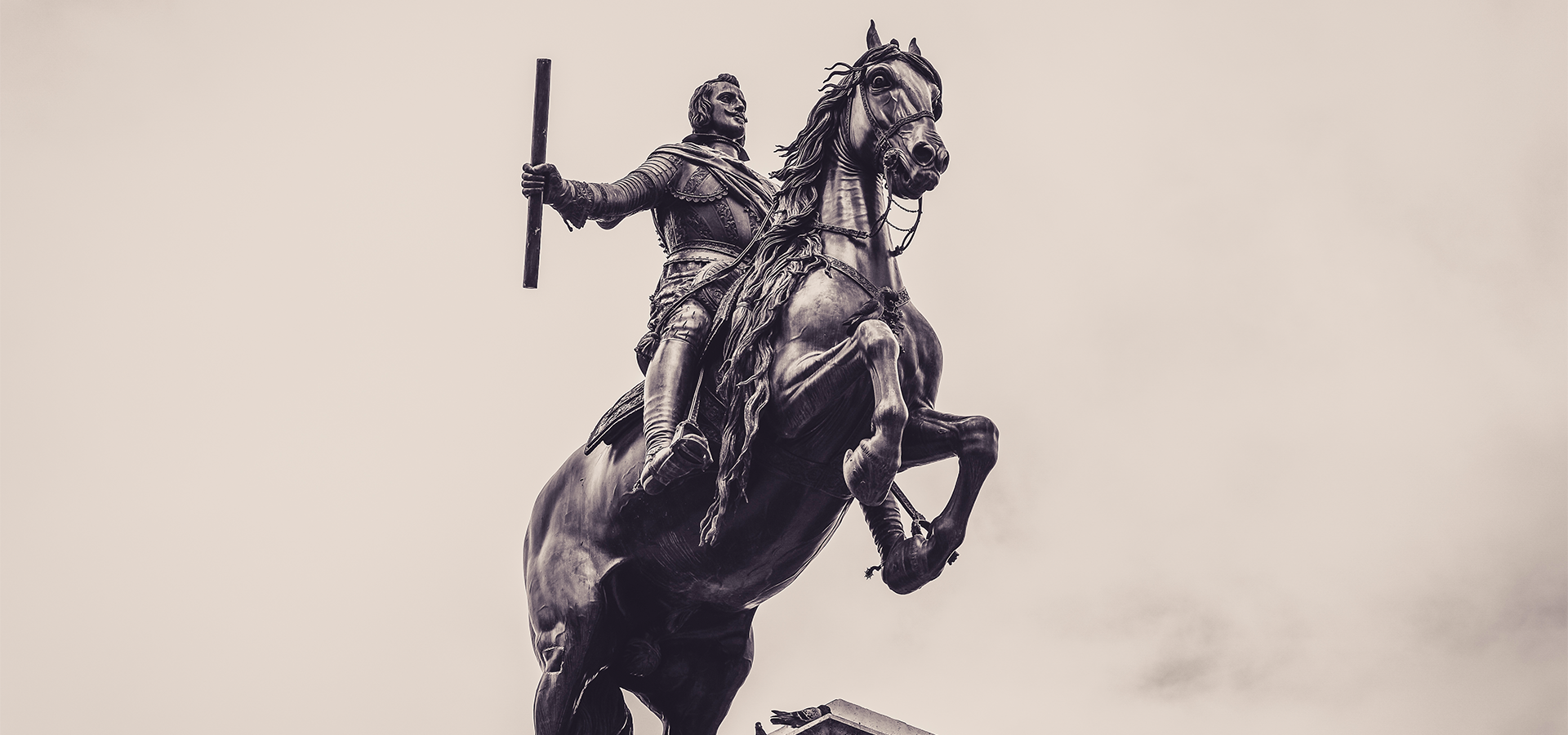 Modernidade em Construção: da Crise Feudal à Revolução Francesa