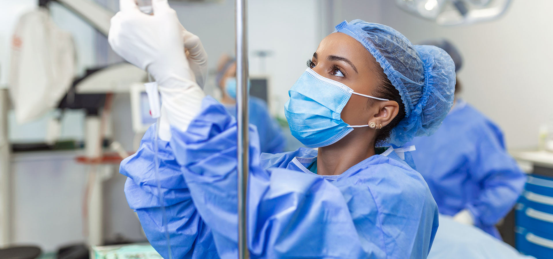 Enfermagem em Alta Complexidade: Técnicas Avançadas, Farmacologia e Cuidado Humanizado