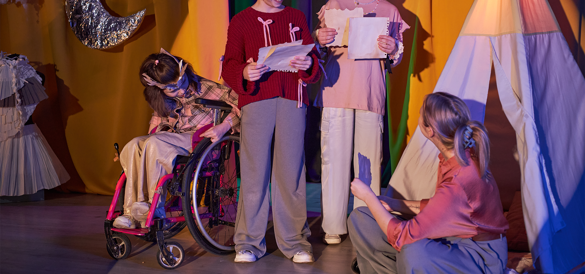 Aulas de Teatro em Diferentes Contextos Educacionais