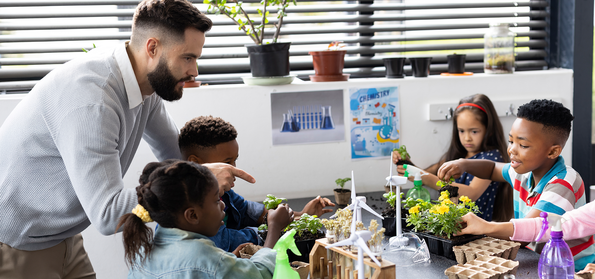 Pedagogia em Ação: Transformando Espaços Além da Escola
